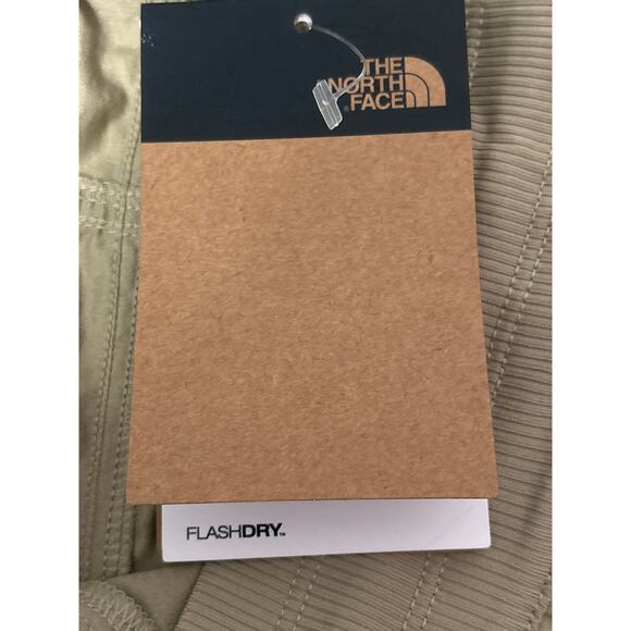 The North Face Women’s Nylon Shorts Tan Size XS 7” Inseam Elastic Waist NWT - Picture 10 of 12